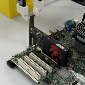 A. Success trace, GPU bracket: the gripper reaches the target region (green box).